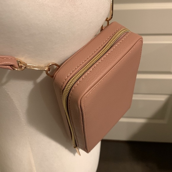 Women’s Soft Pink Crossbody Purse - New Without Tags - Picture 6 of 16